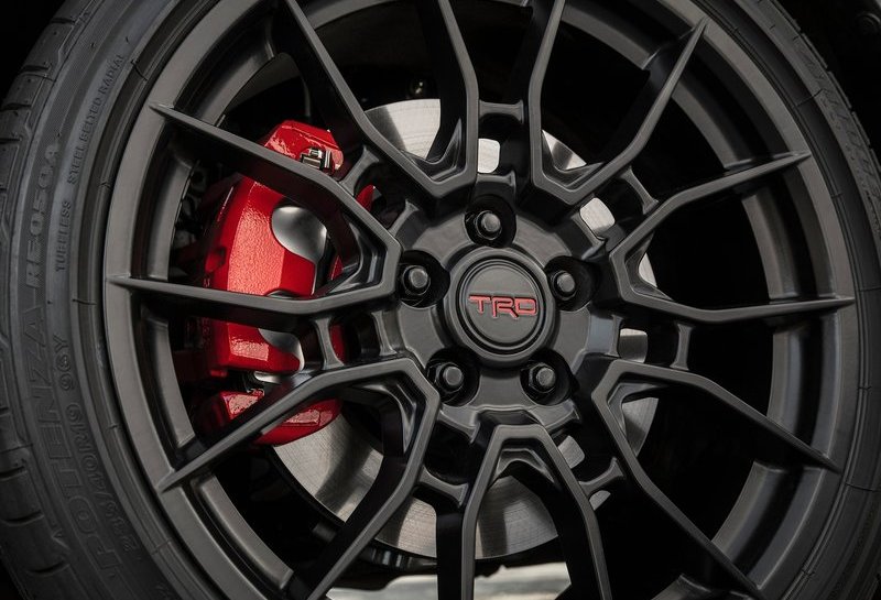 Toyota Camry TRD: спортивная версия