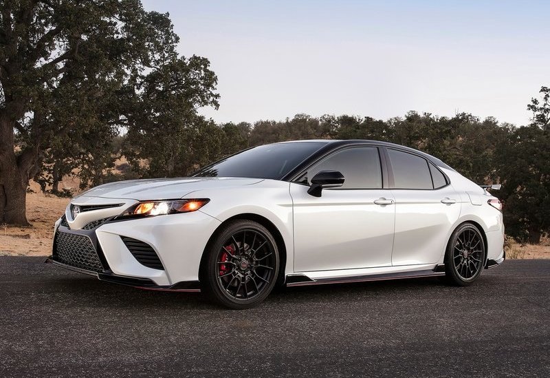 Toyota Camry TRD: спортивная версия