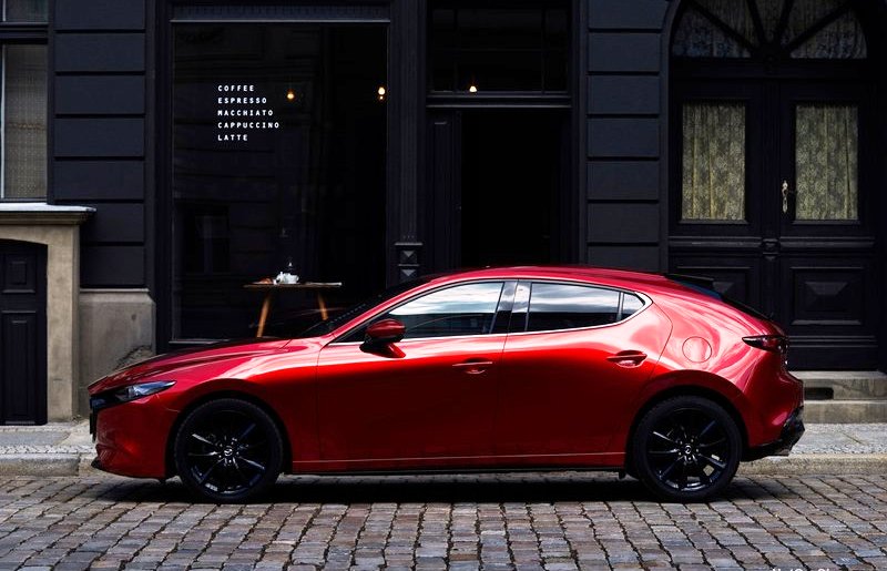 Новая Mazda3 2019 хетчбек