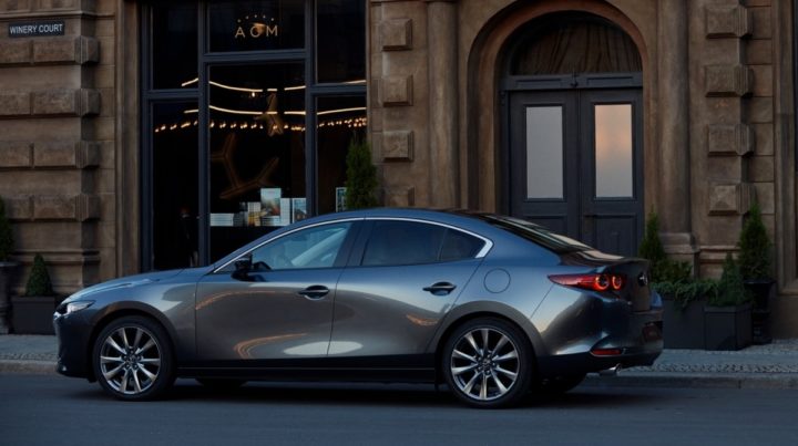 Новая Mazda3 2019 седан