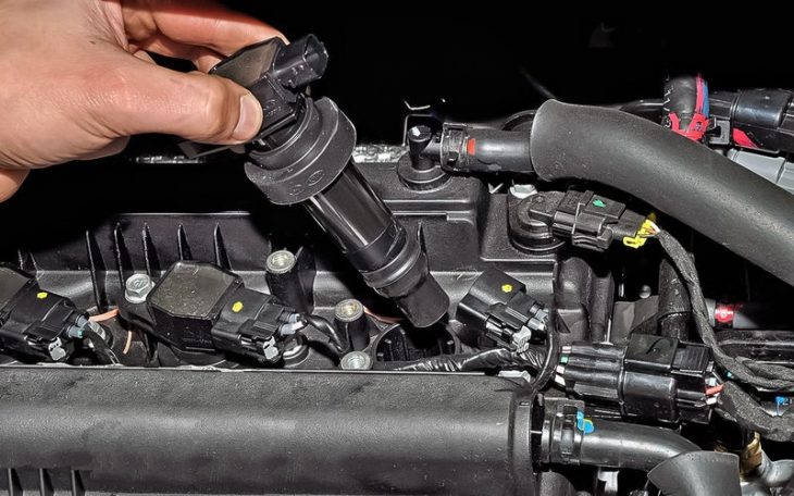 Причины почему троит двигатель автомобиля