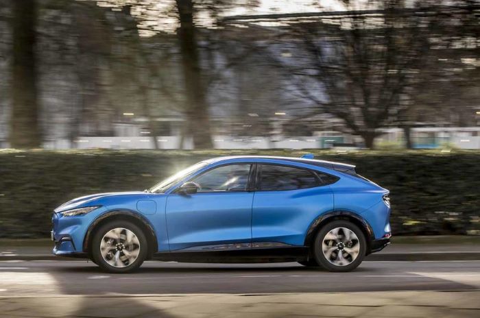 Ford Mustang Mach-E электрический кроссовер