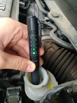 Проверка тормозной жидкости